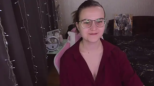 MissBrightShine online show from October 18, 2025, 9:32 am