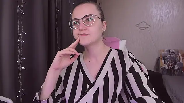 MissBrightShine online show from October 30, 2025, 10:06 am