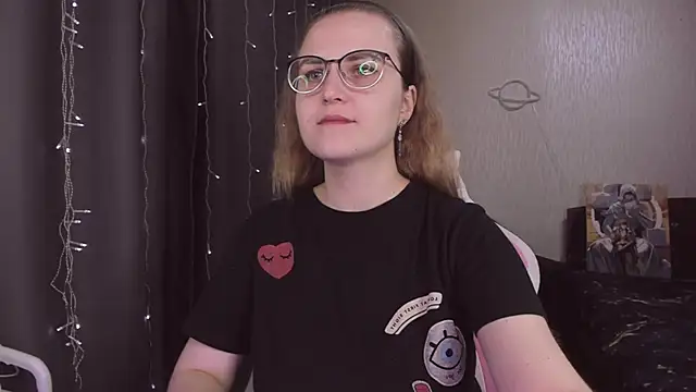 MissBrightShine online show from December 14, 2025, 10:42 am