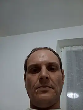 Snapshot of Ilovesquirt84 chatting on May 24, 2026, 1:32 am Ilovesquirt84 online show from May 24, 2026, 1:32 am