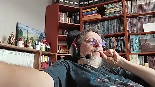 Snapshot of Mandra_is_a_whore chatting on December 17, 2025, 10:32 am Mandra is a whore online show from December 17, 2025, 10:32 am