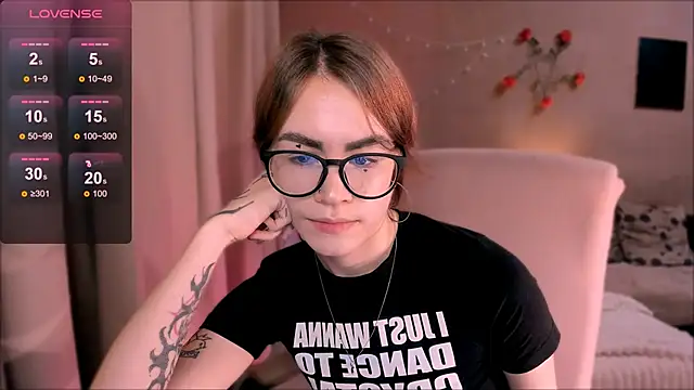 Snapshot of _selectrra chatting on November 26, 2025, 7:26 pm selectrra online show from November 26, 2025, 7:26 pm