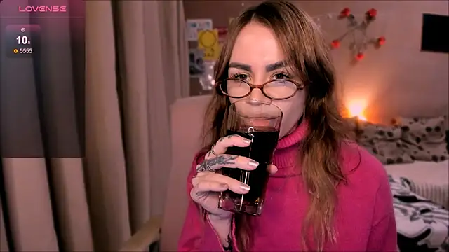 Snapshot of _selectrra chatting on January 5, 2026, 8:34 pm selectrra online show from January 5, 2026, 8:34 pm