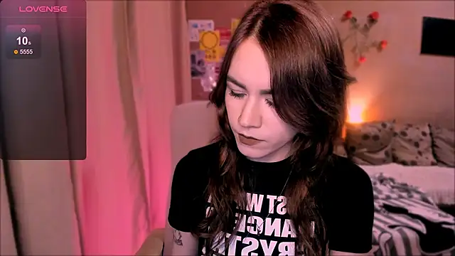 Snapshot of _selectrra chatting on February 28, 2026, 6:53 pm selectrra online show from February 28, 2026, 6:53 pm