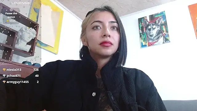 ZoeBakers  online show from January 29, 2025, 3:58 pm