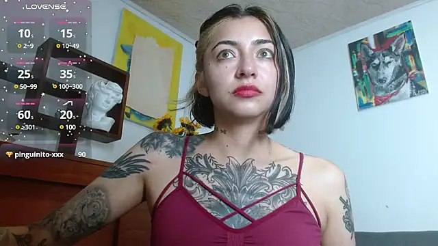 ZoeBakers  online show from February 6, 2025, 10:26 am