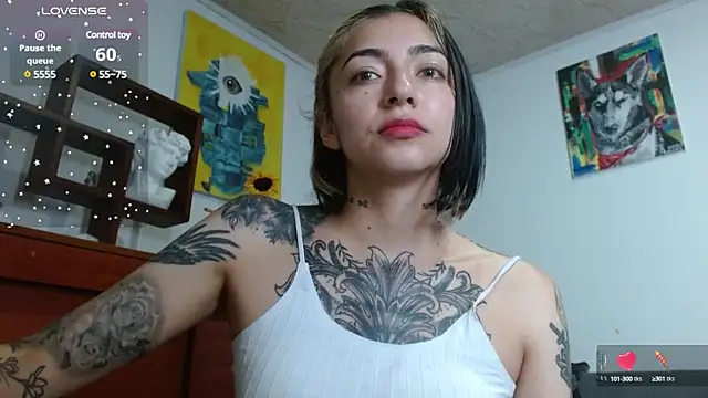 ZoeBakers  online show from February 26, 2025, 11:37 pm