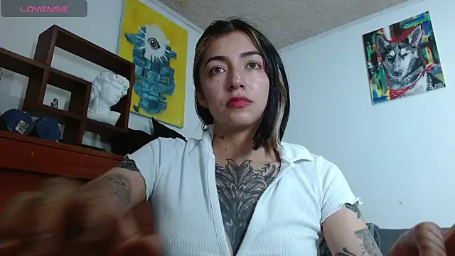 ZoeBakers  online show from March 21, 2025, 12:18 am