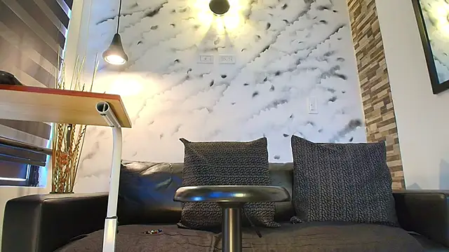 Sophie LittleS online show from November 15, 2025, 12:45 pm