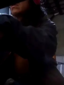 Snapshot of davidatration15 chatting on October 9, 2025, 4:10 am davidatration15 online show from October 9, 2025, 4:10 am