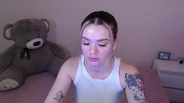 miaacatt online show from January 23, 2025, 8:15 am