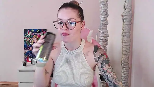 miaacatt online show from October 3, 2025, 7:16 am