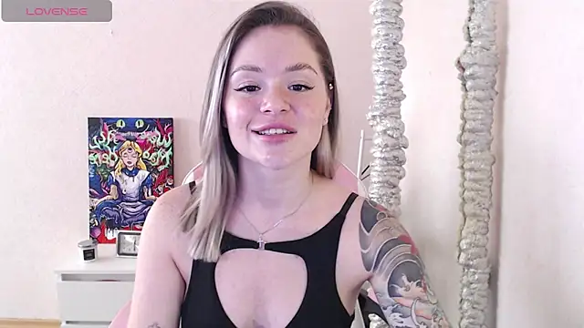 miaacatt online show from October 24, 2025, 9:49 am