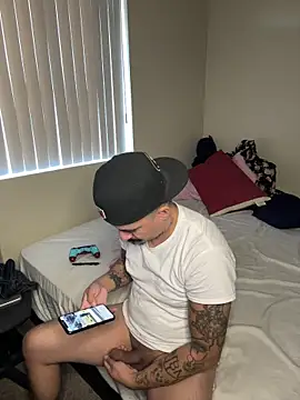 Snapshot of PeterGrandee chatting on October 8, 2025, 9:45 pm PeterGrandee online show from October 8, 2025, 9:45 pm