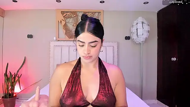 Snapshot of Paula_Desousa chatting on March 7, 2026, 7:55 pm Paula Desousa online show from March 7, 2026, 7:55 pm