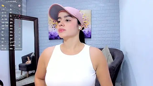 Snapshot of Paula_Desousa chatting on April 28, 2026, 8:03 pm Paula Desousa online show from April 28, 2026, 8:03 pm