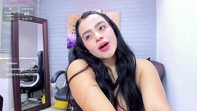Snapshot of Paula_Desousa chatting on May 13, 2026, 8:27 pm Paula Desousa online show from May 13, 2026, 8:27 pm