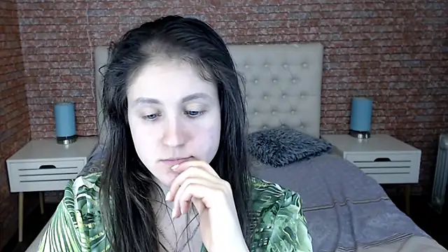 Holliy Cooper online show from March 14, 2025, 4:09 pm