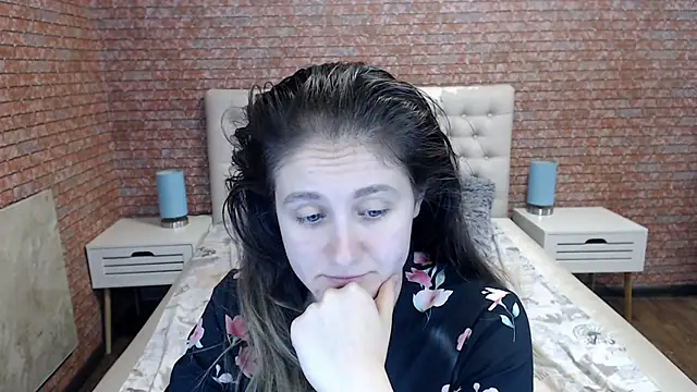 Holliy Cooper online show from September 11, 2025, 7:30 am