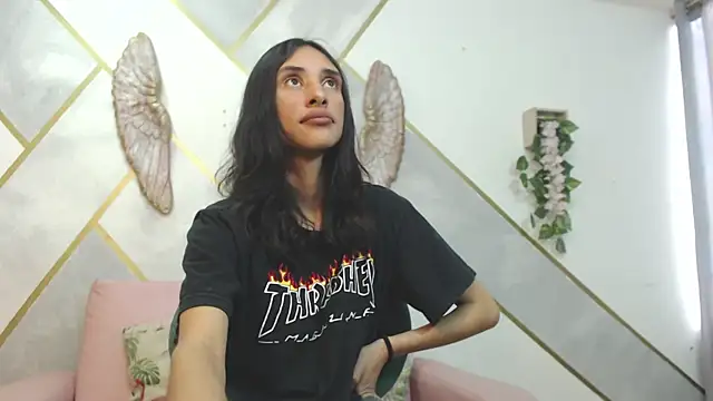 RoxanaCyrano  online show from February 4, 2025, 7:00 pm