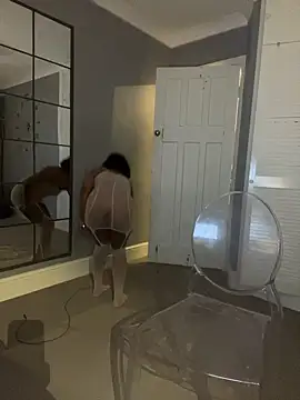 RoseMelanie online show from February 7, 2025, 6:45 pm