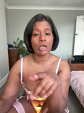 RoseMelanie online show from February 26, 2026, 8:02 am