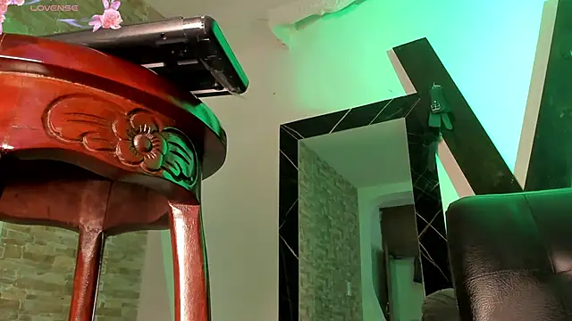 isabelsexysmile  online show from December 15, 2024, 12:29 am