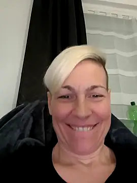 DarleenHot online show from December 9, 2024, 7:07 pm