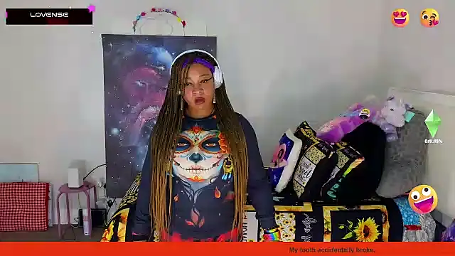 temptressbeauty24 online show from February 8, 2025, 8:32 pm