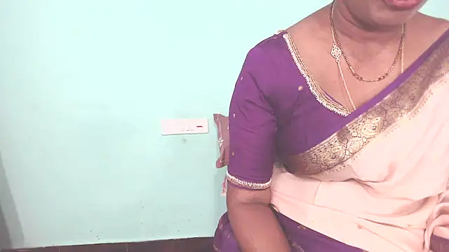 Snapshot of shrutitelugu69 chatting on June 21, 2026, 7:33 am shrutitelugu69 online show from June 21, 2026, 7:33 am