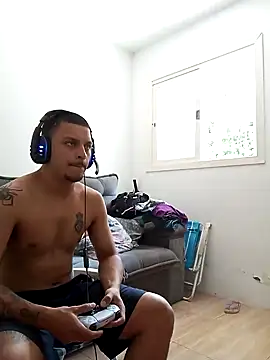 emrehliug12 online show from December 18, 2024, 5:21 pm