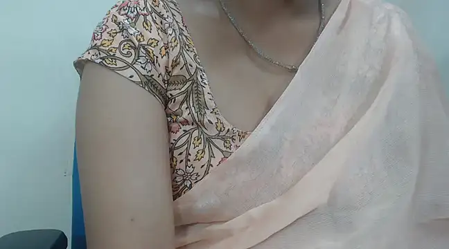 Snapshot of Lovely_Siri_23 chatting on February 20, 2025, 6:28 am Lovely Siri 23 online show from February 20, 2025, 6:28 am