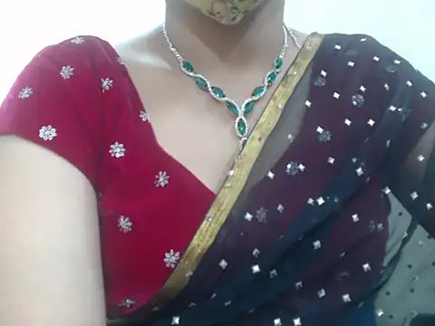 Snapshot of Lovely_Siri_23 chatting on November 4, 2025, 7:40 am Lovely Siri 23 online show from November 4, 2025, 7:40 am