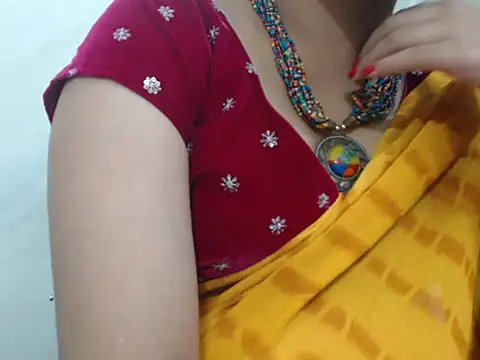 Lovely Siri 23 online show from June 6, 2026, 1:38 pm