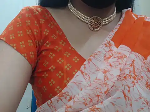 Lovely Siri 23 online show from July 20, 2026, 6:21 pm