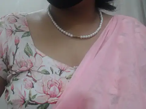 Lovely Siri 23 online show from July 26, 2026, 7:04 am