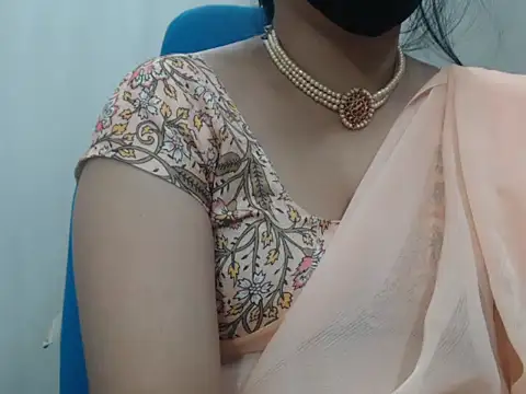 Lovely Siri 23 online show from July 28, 2026, 8:52 pm