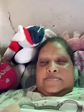 Valeria73 online show from February 25, 2026, 6:28 pm