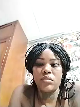 Snapshot of Alissamore3 chatting on February 6, 2025, 2:33 am Alissamore3 online show from February 6, 2025, 2:33 am