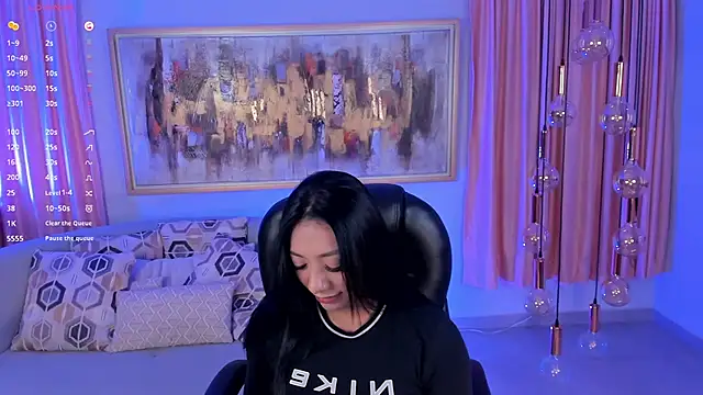 LizzHamilton   online show from February 13, 2025, 12:13 am