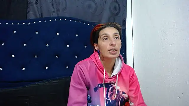 anyu1306 online show from January 5, 2025, 3:43 am