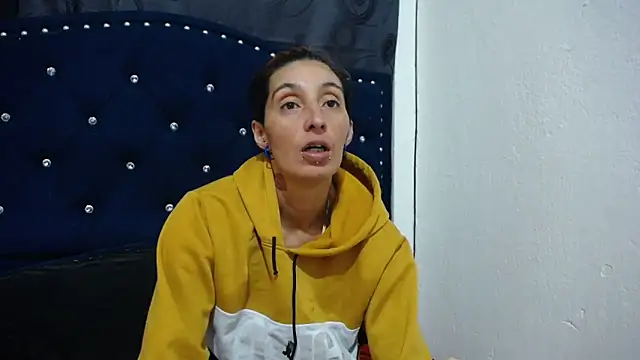 anyu1306 online show from January 10, 2025, 5:58 am