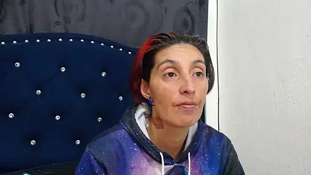 anyu1306 online show from January 13, 2025, 5:23 am