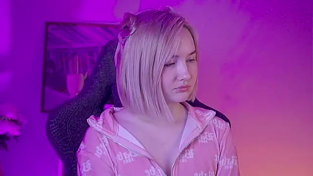 Snapshot of ReiYosimoto chatting on December 1, 2024, 7:47 pm ReiYosimoto online show from December 1, 2024, 7:47 pm