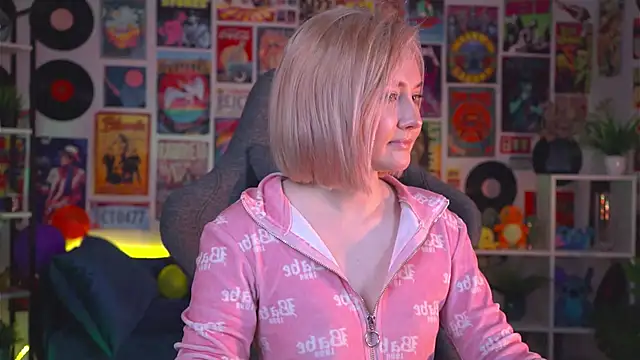 Snapshot of ReiYosimoto chatting on December 7, 2024, 11:51 am ReiYosimoto online show from December 7, 2024, 11:51 am