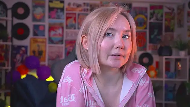 Snapshot of ReiYosimoto chatting on December 7, 2024, 2:57 pm ReiYosimoto online show from December 7, 2024, 2:57 pm