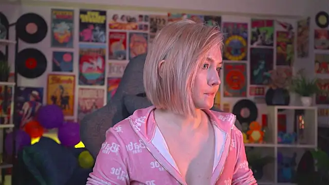 Snapshot of ReiYosimoto chatting on December 7, 2024, 6:04 pm ReiYosimoto online show from December 7, 2024, 6:04 pm