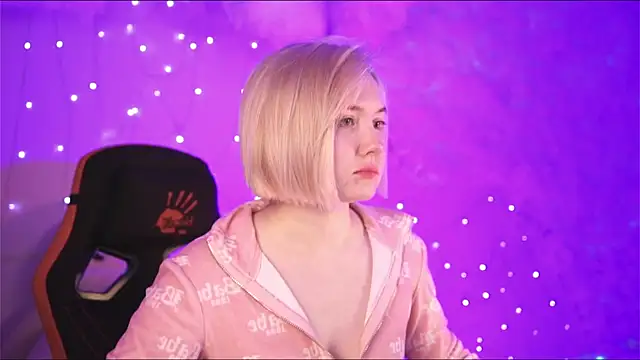 Snapshot of ReiYosimoto chatting on December 13, 2024, 11:55 am ReiYosimoto online show from December 13, 2024, 11:55 am