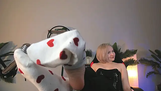 Snapshot of ReiYosimoto chatting on December 20, 2024, 12:05 pm ReiYosimoto online show from December 20, 2024, 12:05 pm