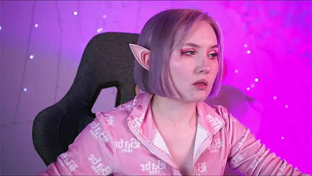 Snapshot of ReiYosimoto chatting on February 14, 2025, 5:57 pm ReiYosimoto online show from February 14, 2025, 5:57 pm